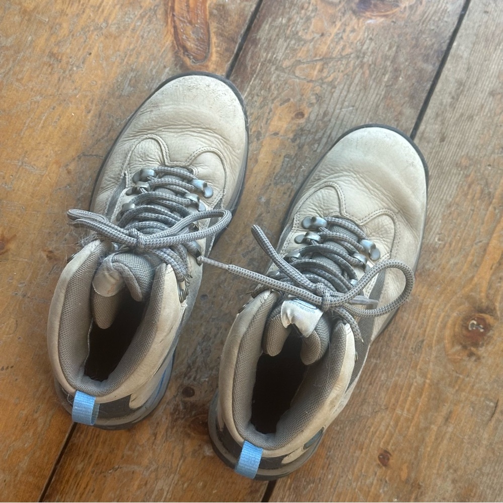 Timberland Hiking Boots - Picture 2 of 4